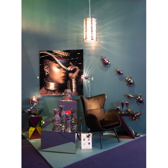 Cadeirão Tudor em Veludo Preto Cadeirão Tudor em Veludo Preto